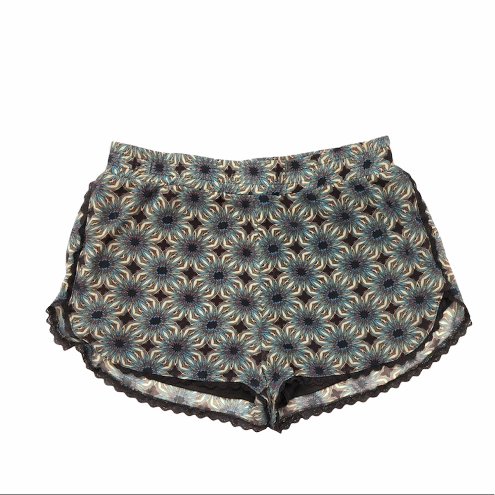 Flowy Dolphins Hem Shorts